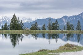 Meer met reflecties in Seefeld van annick caluwe