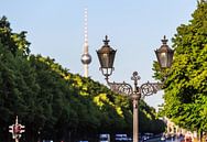 Lanterne historique de Berlin avec tour de télévision en arrière-plan par Frank Herrmann Aperçu