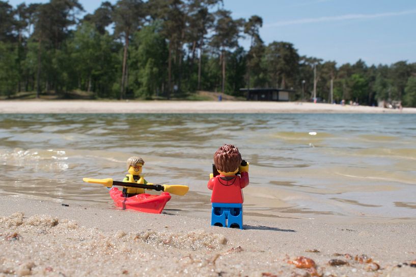  Lars maakt foto van kano by Ilze de Meer