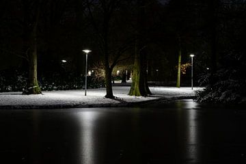 Verschneiter Wilhelminapark in Utrecht
