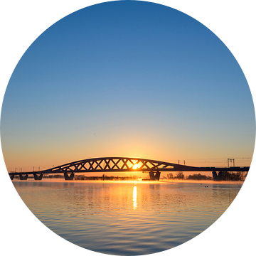Hanzeboog treinbrug over de IJssel bij Zwolle tijdens zonsopkomst van Sjoerd van der Wal Fotografie