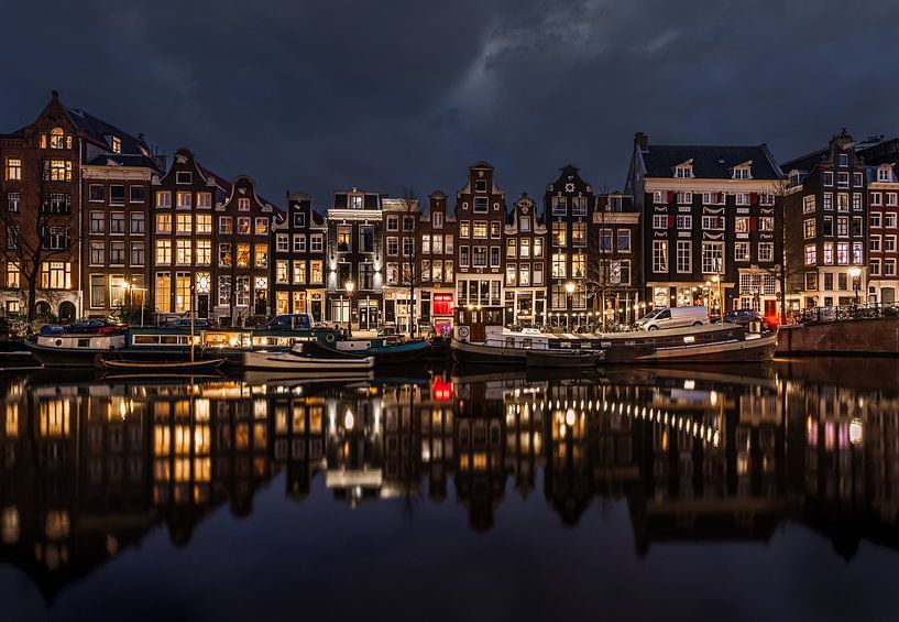 Reflection Singel canal Amsterdam by Oscar Karels