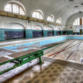 Abandoned swimming pool by Bob Karman