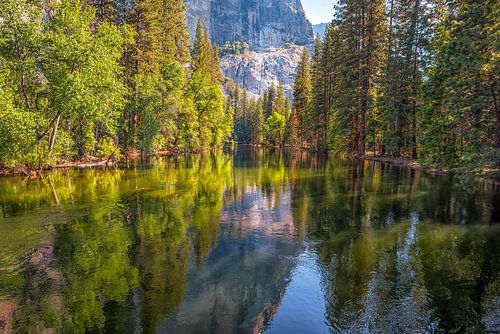 Rust in de rivier de Merced - Yosemite Valley