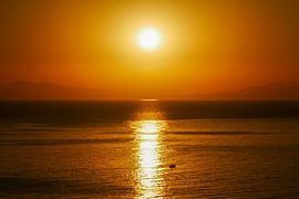 Sunrise over sea by Debbie Barendregt