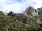 Machu Picchu in de wolken von Bart Muller Miniaturansicht