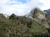 Machu Picchu in de wolken