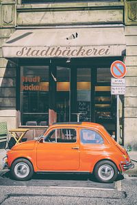 Fiat 500, voiture italienne classique, garée en ville sur Sjoerd van der Wal Photographie