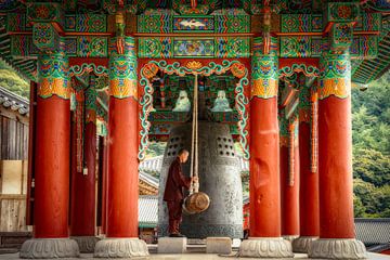 Glockenzeremonie im Hwaeomsa-Tempel in Gurye, Südkorea