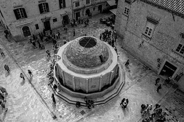 La fontaine d'Onofrio à Dubrovnik sur Marian Sintemaartensdijk