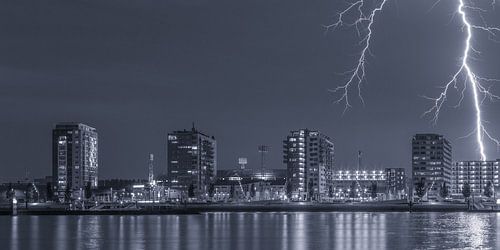 Feyenoord Rotterdam stadium with a big lightening strike (7)