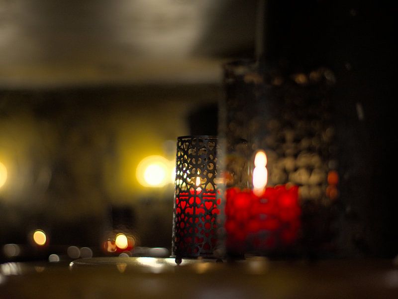 Cosy candlelight by Hannon Queiroz