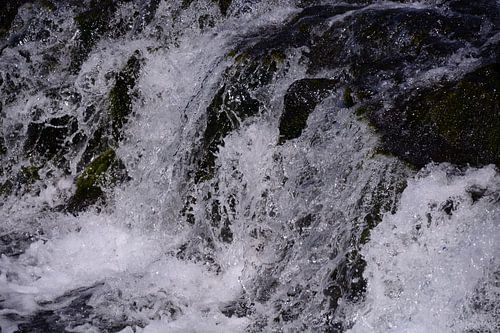 Splash 6, Details des Wasserfalls im Gjain-Tal