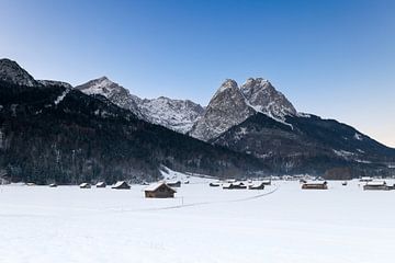 Panoramisch uitzicht op de Wetterstein bergen van Christina Bauer Photos