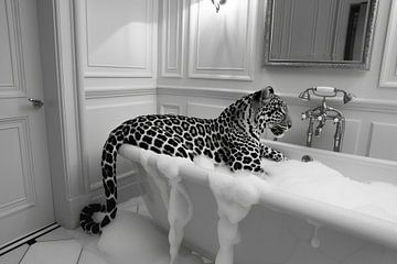 Elegant luipaard in de badkamer van Felix Brönnimann