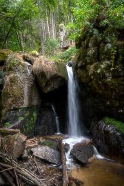 Chute d'eau dans la Forêt-Noire sur Hans-Jürgen Janda