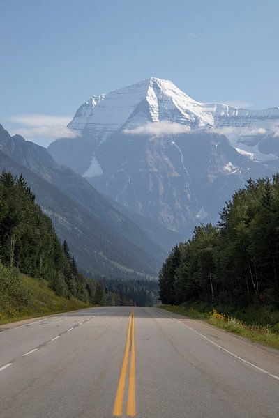 Mount Robson Canadian Rocky Mountains van Joost Winkens