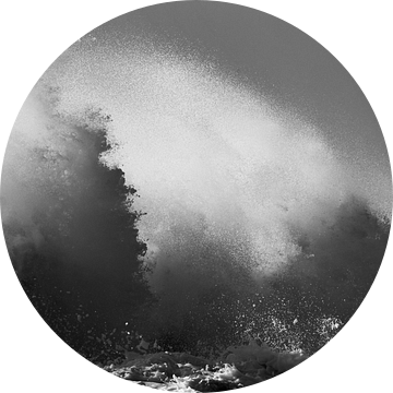 Zwartwit opname van hoge golven bij IJmuiden van AGAMI Photo Agency