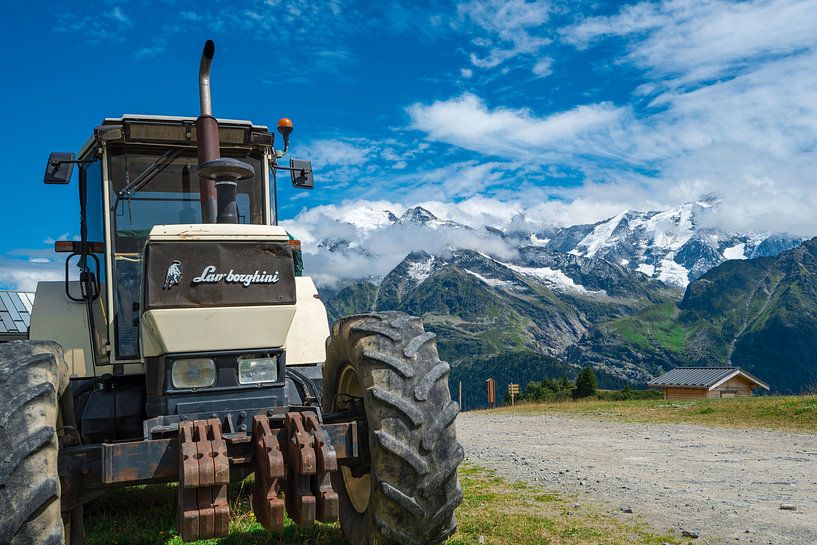 Lambo tractor by Atelier Liesjes