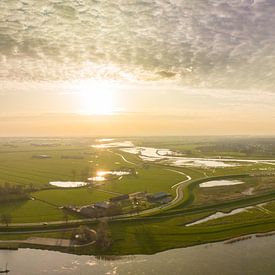 IJssel und Reevediep im Frühling bei Sonnenuntergang aus der Vogelperspektive von Sjoerd van der Wal Fotografie