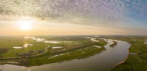 IJssel und Reevediep im Frühling bei Sonnenuntergang aus der Vogelperspektive