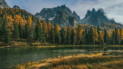 Herfstgoud aan het Lago di Antorno van Teun Ruijters