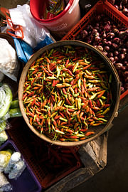 A lively market – Fresh chillies in Bali by Fotos by Jan Wehnert