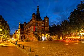 The Waag building in Deventer in the Netherlands at night by Eye on You