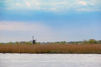 Uitzicht op molen in De Kaag
