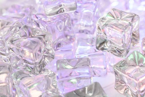 Kristallen kubussen in een kleurenspel