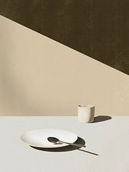Minimalistisch bord en schaduwen