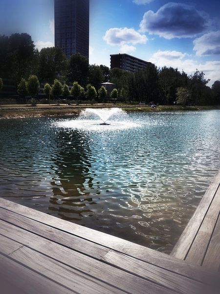 Fountain and blue sky by Elo Mars