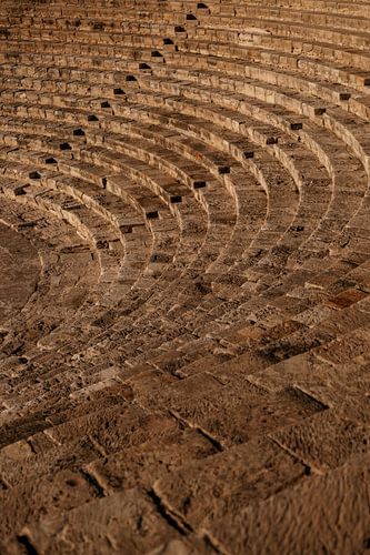 Kourion amfitheater op Cyprus in warm avondlicht