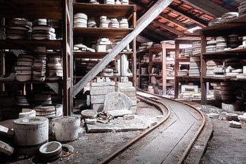 Verlaten Keramiek Fabriek. van Roman Robroek - Foto's van Verlaten Gebouwen