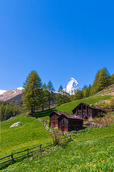 Paysage suisse idyllique avec vue sur le Cervin