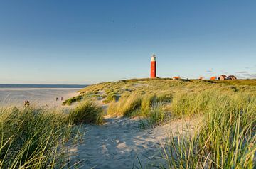 De Texelse vuurtoren op een zonnige lente-avond