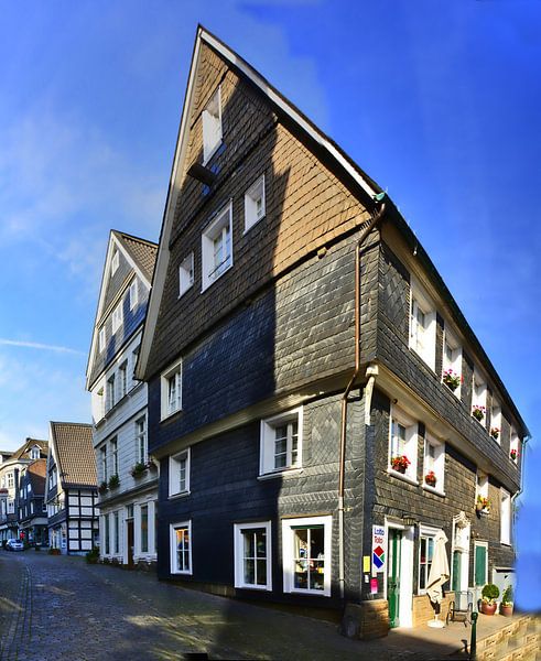 maisons en ardoise par Edgar Schermaul