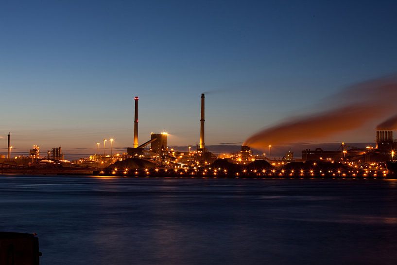 Tat Castle (Corus blast furnaces) IJmuiden at night by Arjan Groot