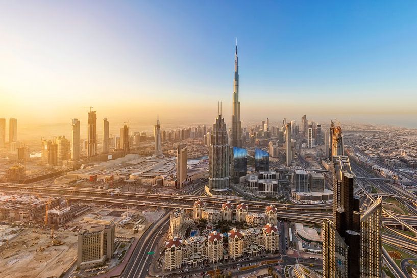 Dubai bij zonsopgang van Dieter Meyrl