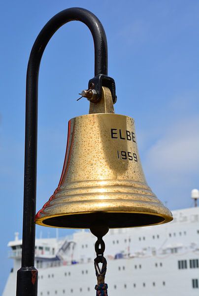 Die Schiffsglocke des Schleppers Elbe von scheepskijkerhavenfotografie