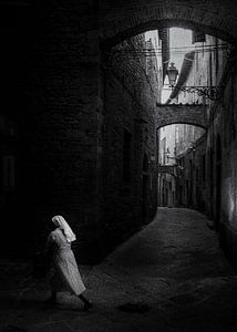 Nun in Pistoia Toscane van Frank Andree