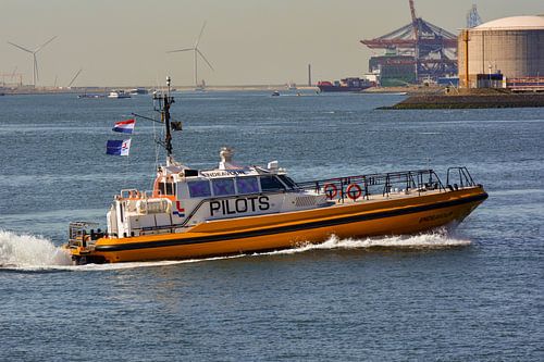 Loodstender onderweg op de Maasvlakte