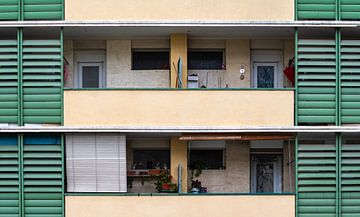 Vierkant terras van appartement van Werner Lerooy