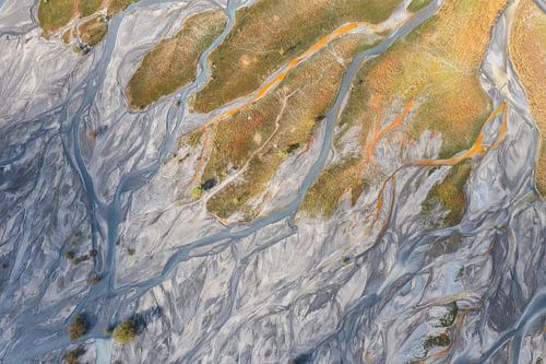 Riverbed seen from above gives separate image