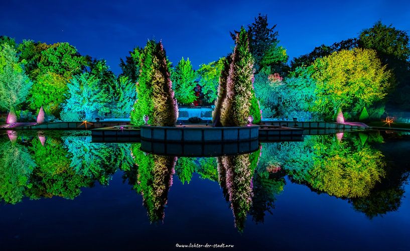 Pièce d'eau dans le jardin du château par TB-Fotogalerie