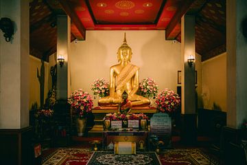 Les salles sacrées : Statue de Bouddha en méditation