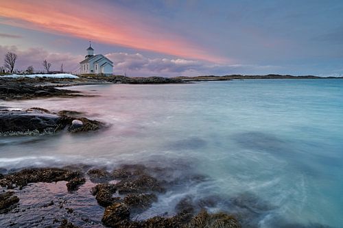 Gimsøy - The beautiful church in the evening light