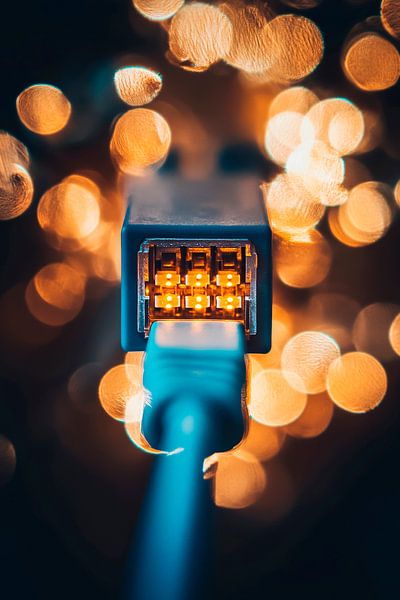Ethernet-Kabel mit bokeh Hintergrund von Poster Art Shop