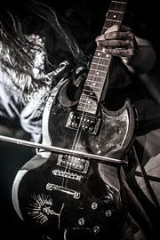 Gitaar met strijkstok 2