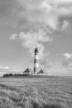 Leuchtturm Westerheversand schwarz-weiß von Michael Valjak